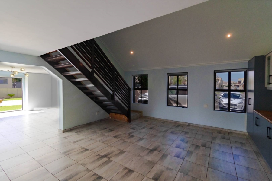 4 Bedroom Property for Sale in Sandbaai Western Cape